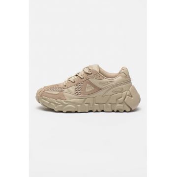 Pantofi sport cu talpa supradimensionata