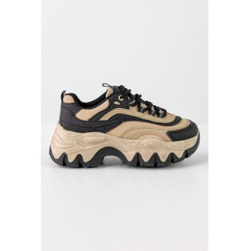 Pantofi sport cu aspect masiv si garnituri contrastante