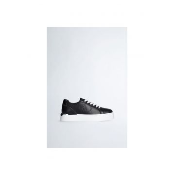 Pantofi sport de piele ecologica si piele cu logo perforat