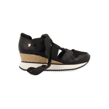 Pantofi sport cu garnituri de piele ecologica si decupaje Muir
