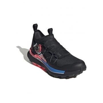 Pantofi sport dama  Terrex Agravic Pro - sintetic/textil - cu varf intarit - negru