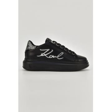 Pantofi sport din piele cu aplicatie logo metalica