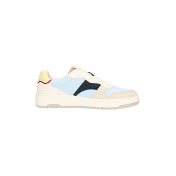 Pantofi sport cu insertii din plasa