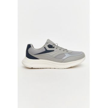 Pantofi sport cu insertii din plasa