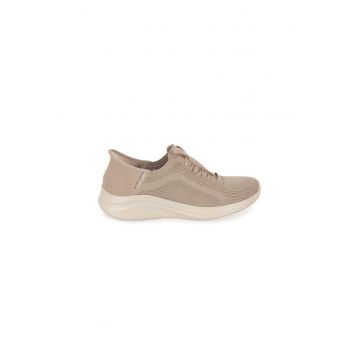 Pantofi slip-ins de plasa