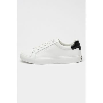 Pantofi sport low-cut de piele Pantofi sport low-cut de piele