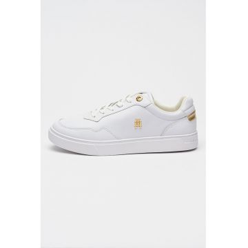 Pantofi sport low-cut de piele cu logo metalic Pantofi sport low-cut de piele cu logo metalic