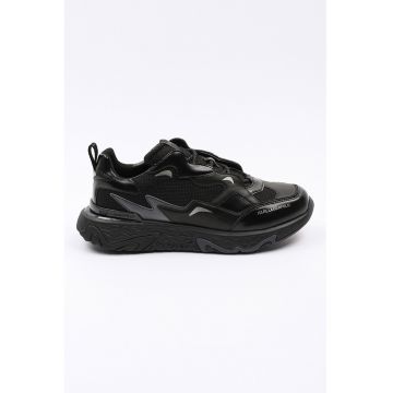 Pantofi sport cu garnituri din piele Pantofi sport cu garnituri din piele