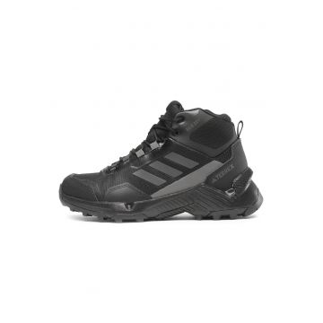 Pantofi trekking cu profil mediu rezistenti la apa Pantofi trekking cu profil mediu rezistenti la apa