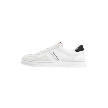 Pantofi sport cu sireturi si detaliu logo Pantofi sport cu sireturi si detaliu logo