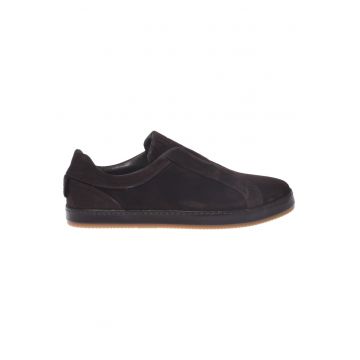 Pantofi sport slip-on low-cut din piele intoarsa - Maro