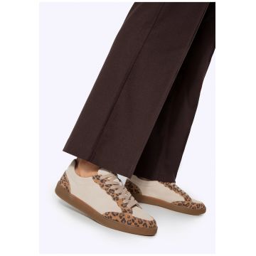 Tenisi barbati  piele intoarsa - elemente contrastante - maro si bej