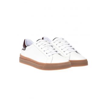 Pantofi sport din piele cu model uni - Alb/Visiniu