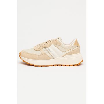 Pantofi sport low-cut cu talpa wedge si segmente din piele intoarsa