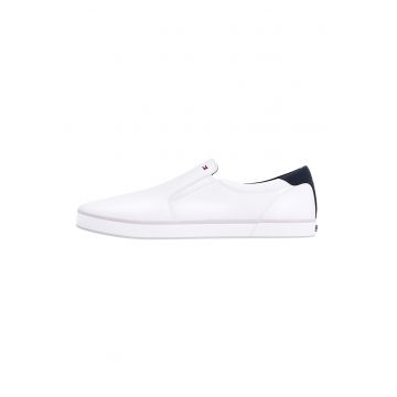 Pantofi slip-on de panza cu logo discret - Alb optic/Bleumarin