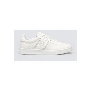 Pantofi sport din piele ecologica.