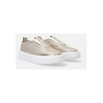 Pantofi sport cu aspect metalizat si perforatii -