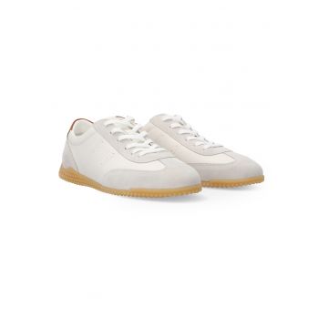 Pantofi sport cu sireturi