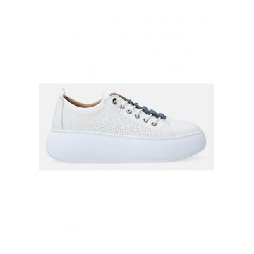 Pantofi sport de piele cu profil jos si model ajurat