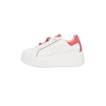 Pantofi sport din piele cu talpa wedge si talismane cu fructe - Rosu/Alb