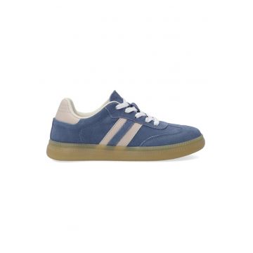 Pantofi sport din piele intoarsa .