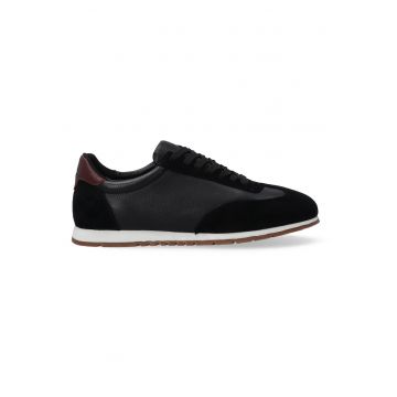 Pantofi sport din piele si piele intoarsa.