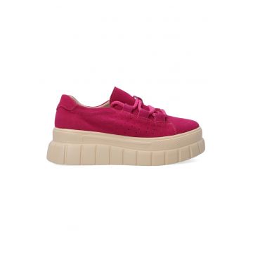 Pantofi sport wedge din piele intoarsa.