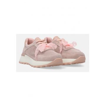 Pantofi sport cu insertii din plasa