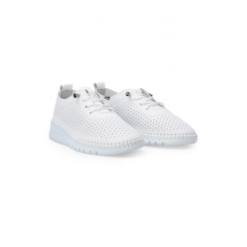 Pantofi sport cu perforatii din piele naturala