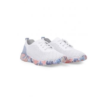 Pantofi sport cu perforatii din piele
