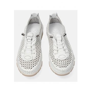 Pantofi sport cu profil jos din piele naturala - cu perforatii