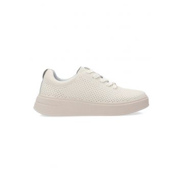 Pantofi sport din piele cu perforatii si detaliu metalic cu logo
