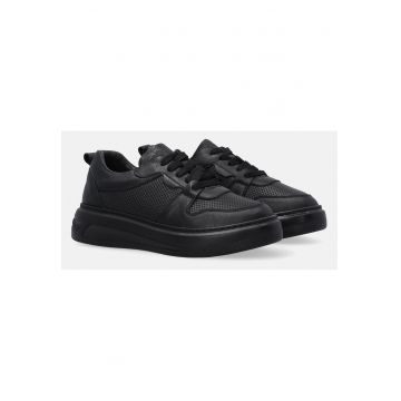 Pantofi sport din piele cu perforatii si siret