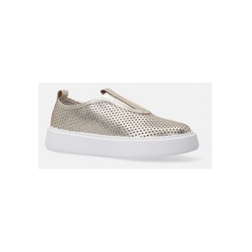 Pantofi sport slip on cu talpa inalta si perforatii decorative