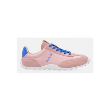 Pantofi sport cu piele lacuita si intoarsa