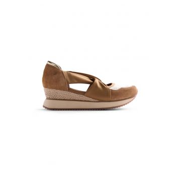 Pantofi sport wedge slip-on cu garnituri de piele intoarsa Vuka - Maro camel