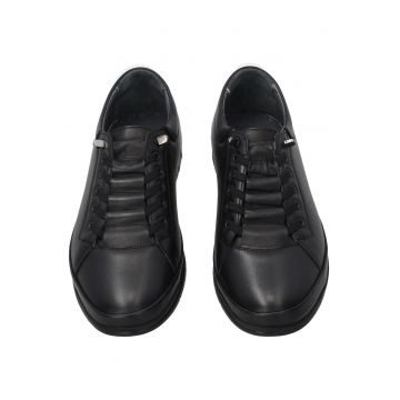 Pantofi sport din piele cu sireturi elastice.