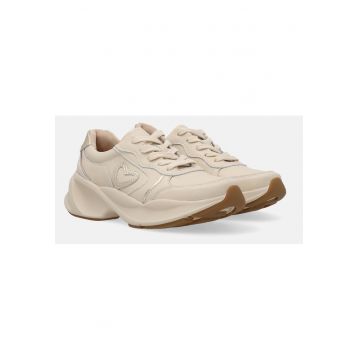 Pantofi sport din piele naturala - cu o inimioara decorativa