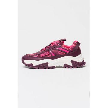 Pantofi sport cu talpa wedge si model logo - Roz aprins/Violet tyrian
