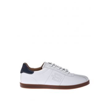 Pantofi sport de piele cu logo perforat - Alb
