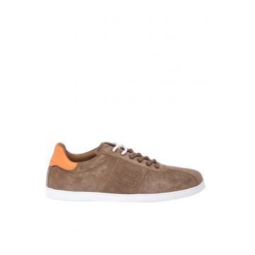Pantofi sport low-cut din piele intoarsa cu detaliu perforat - Bej