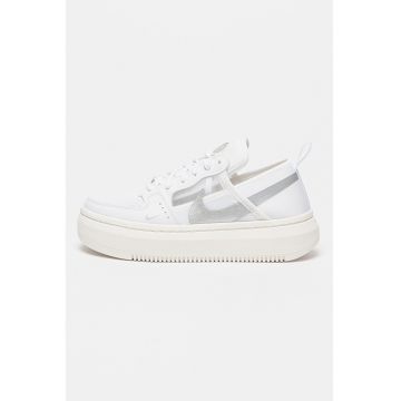 Pantofi sport de piele ecologica cu insertii de plasa Court Vision Alta - Alb/Argintiu