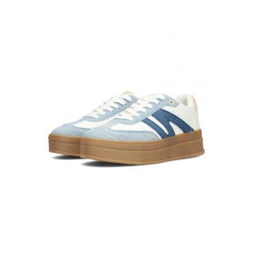 Pantofi sport cu sireturi