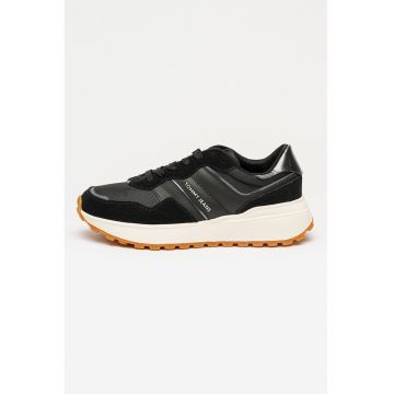 Pantofi sport low-cut cu talpa wedge si segmente din piele intoarsa - Negru