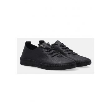 Pantofi sport usori din piele naturala