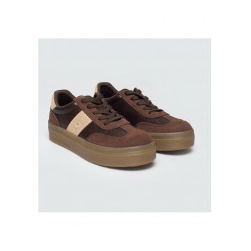 Pantofi sport cu garnituri din material sintetic cu sireturi