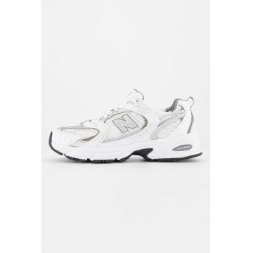 Pantofi sport de plasa 530 - Alb/Gri/Argintiu