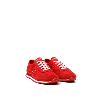 Pantofi sport cu model brodat si garnituri de piele intoarsa