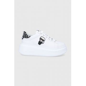 Karl Lagerfeld ghete de piele