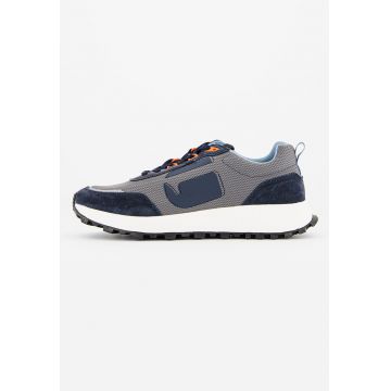 Pantofi sport cu garnituri de piele intoarsa